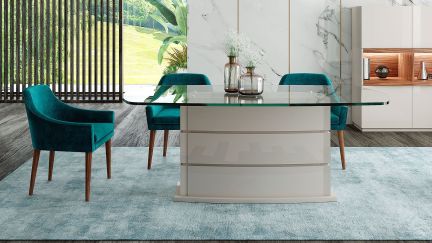 Mesa Jantar April